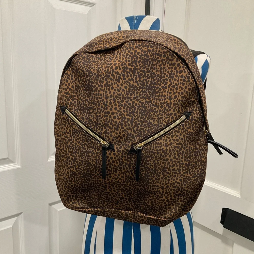 NWOT STELLA & DOT LADY BOSS TWO‎ IN ONE CHEETAH PRINT SHOULDER BAG BACKPACK